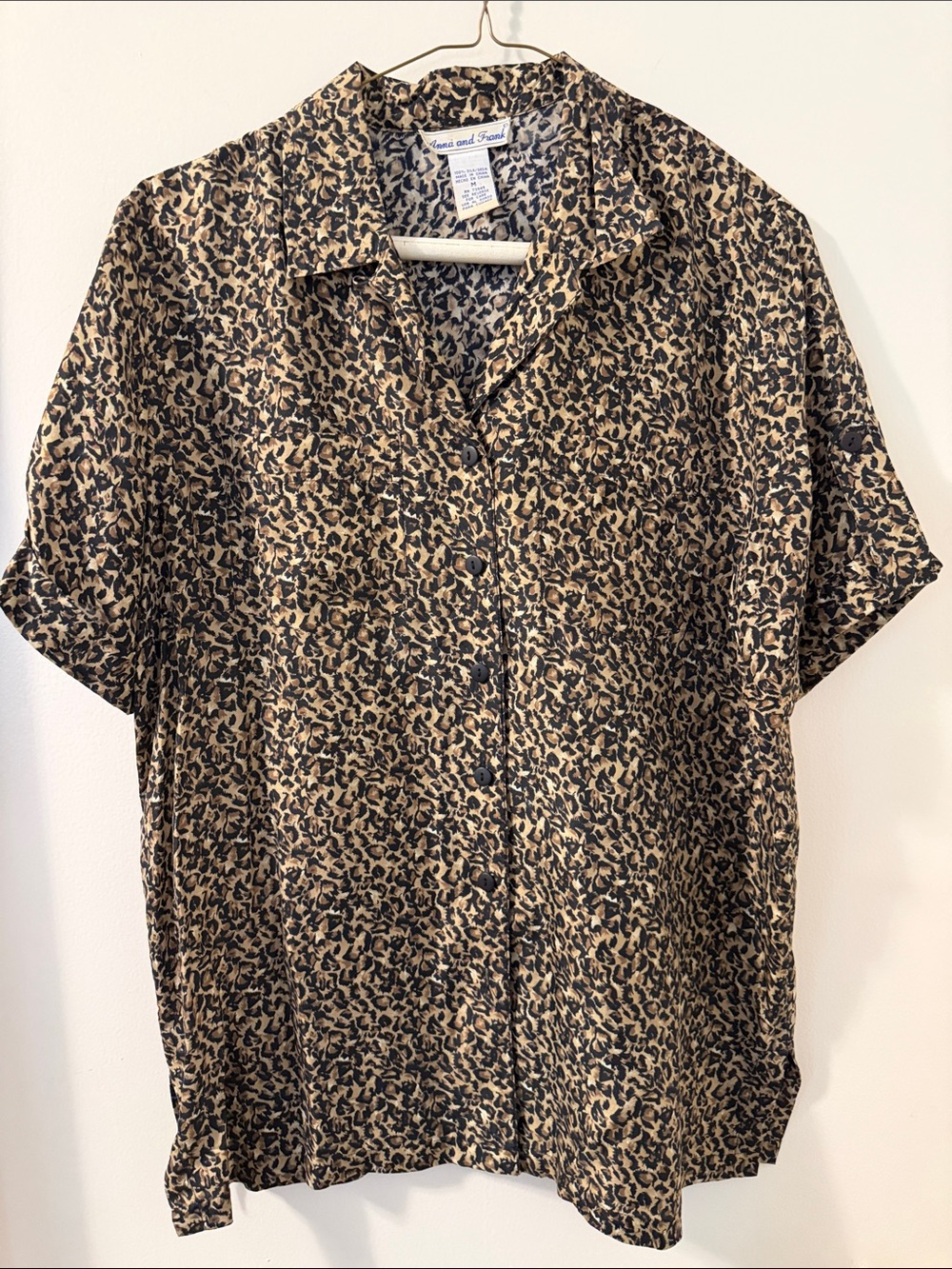 VTG 90’s Anna And Frank Leopard Print Short Sleeve Silk Button-Down Shirt Sz M
